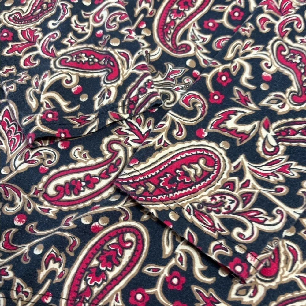 HANNAH SIZE X-LARGE RED BLACK & TAN LONG SLEEVE PAISLEY TOP WITH STRETCH - Picture 2 of 5